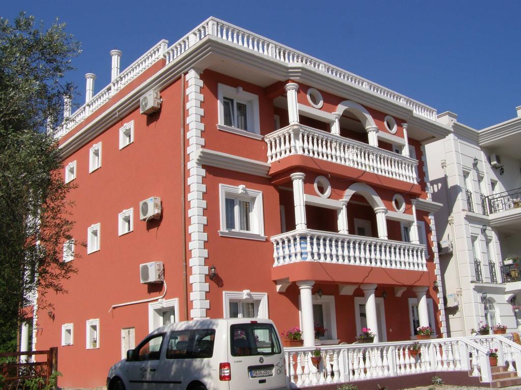 Hotel Wellness & Spa Angelo Gabriel Petrovac Exterior foto