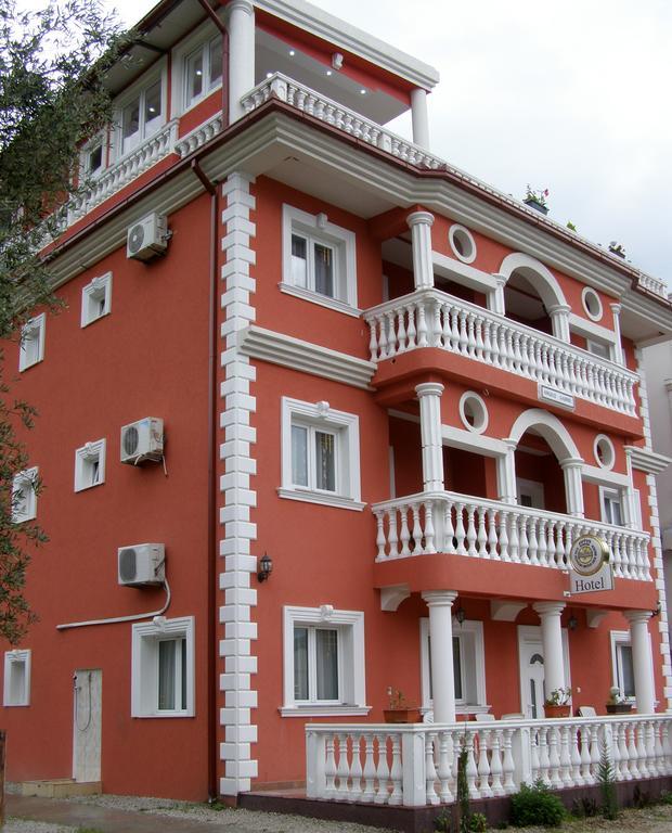 Hotel Wellness & Spa Angelo Gabriel Petrovac Exterior foto